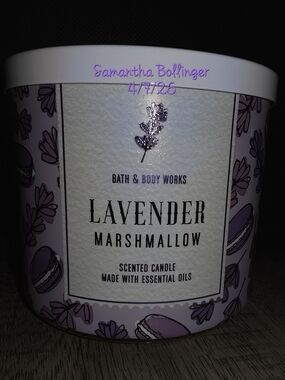 Bath & Body Works 3-Wick Candle  Lavender Marshmallow